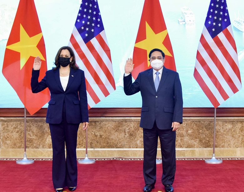 Le PM Pham Minh Chinh reçoit la vice-présidente américaine Kamala Harris